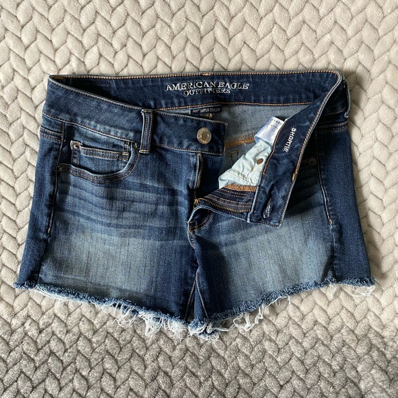 American Eagle Shorts - Picture 2 of 3